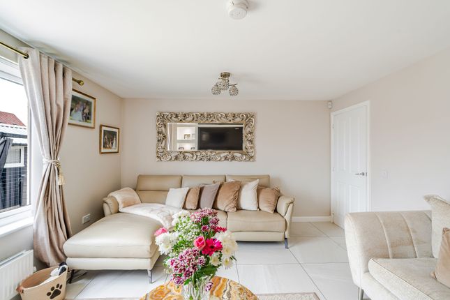 15, Gardyveen Court, Roslin photo 4