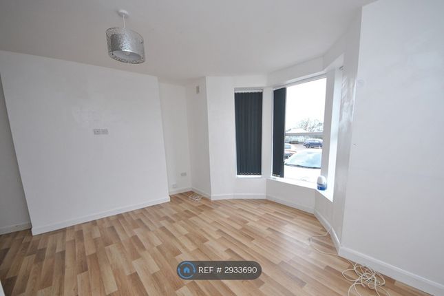 Flat, Promenade, Southport photo 2