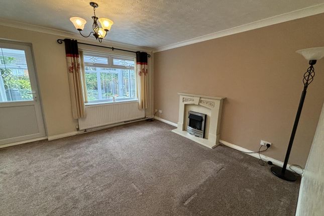 8 Meadowcroft Close, Glenfield, Leicester photo 4