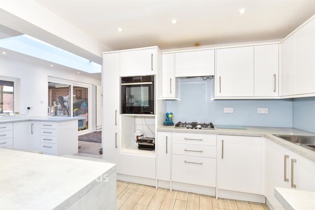 12, Spruce Close, Aylesford photo 3