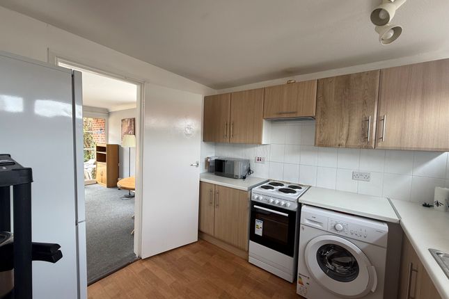 Flat 13, Knightthorpe Court, Burns Road, LOUGHBOROUGH photo 4