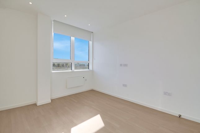 34 Granton House, Silbury Boulevard, Central Milton Keynes photo 5