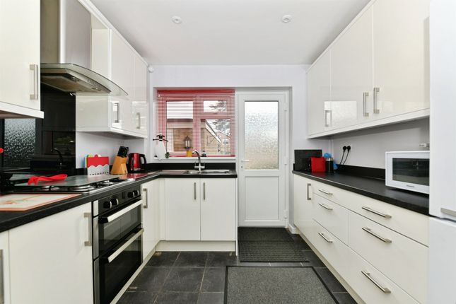 8, Kingfisher Road, BRISTOL photo 4