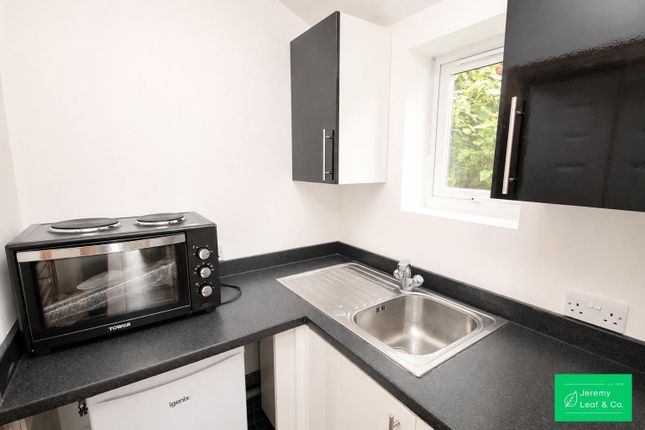 12 - Annexe, Woodleigh Avenue, North Finchley photo 4