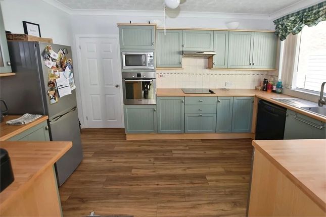 77, Twickenham Road Milber, NEWTON ABBOT photo 3