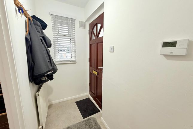 13A, Paradise Road, Waltham Abbey photo 2