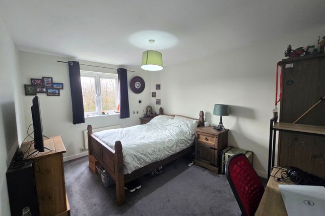 30 Ffordd Maendy, Bridgend photo 3