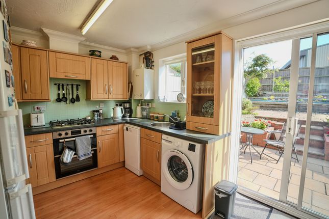 16 Blackberry Grove, Cromer photo 4