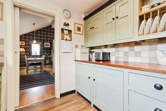 4, Chapel Croft, Keighley photo 3