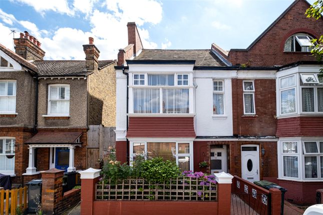 Flat for sale in Cricklade Avenue, Streatham Hill, London