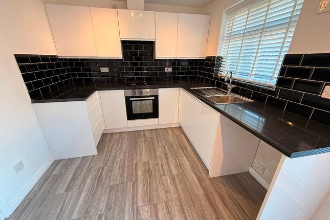 7 Linwood Grove, Prescot photo 3