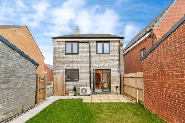 1, Scampton Avenue, Sleaford photo 4