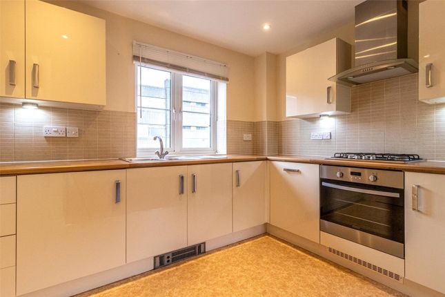 Flat for sale in Station Approach, Old Town, Swindon, Wiltshire