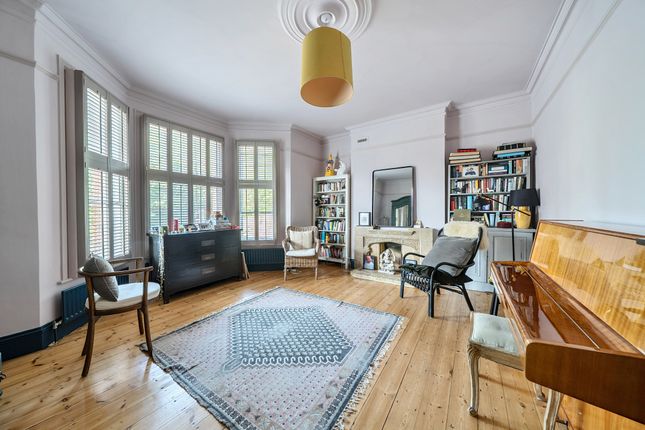 51, Park Avenue, London photo 2
