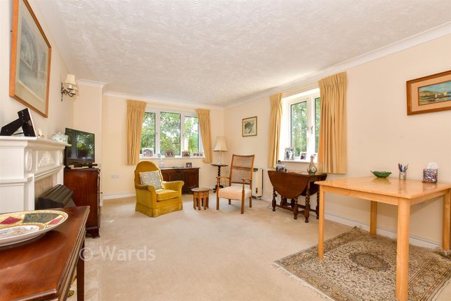 Cedar Court, Woodbury Lane, Tenterden photo 4