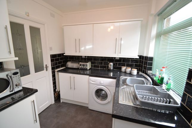 50 Aireview Crescent, Shipley photo 4