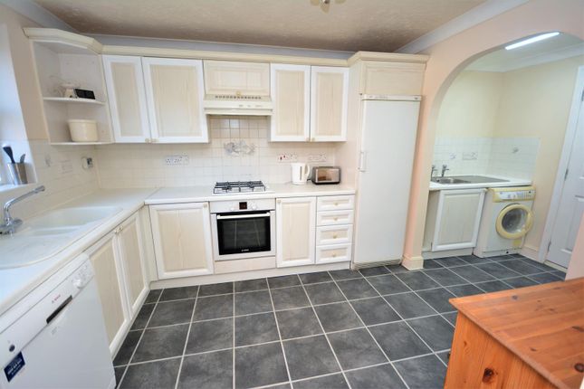 Terraced house to rent in Silbury Avenue, Mitcham