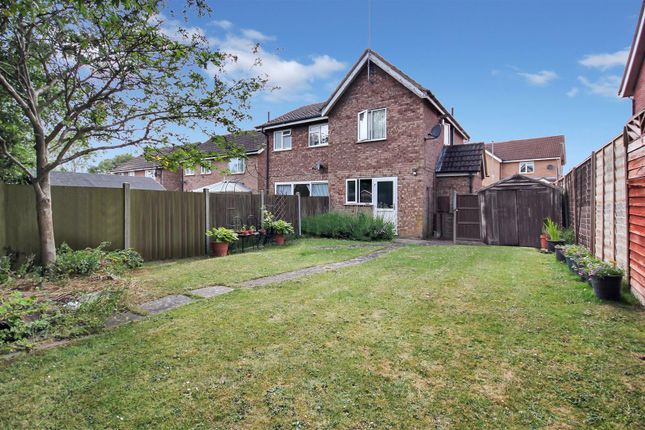 17, Dale Avenue, Wellingborough photo 4