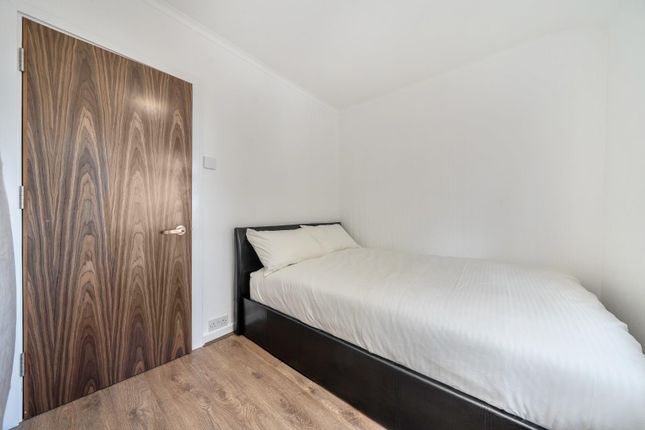 26, Littlebrook Manorway, Dartford photo 4