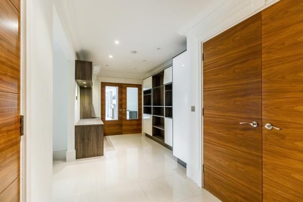 Flat for sale in Gower Road, Weybridge