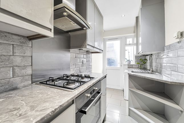 10, Errol Gardens, New Malden photo 4