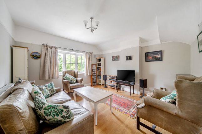 135B,, Maze Hill, London photo 4