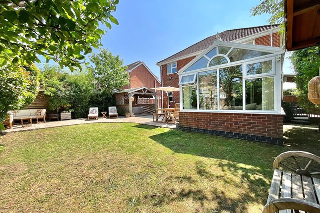 29 Glebe Gardens, Stoke-On-Trent photo 4