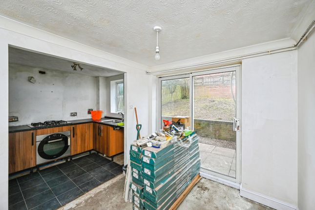 27, Grafton Close, Sutton-in-Ashfield photo 4
