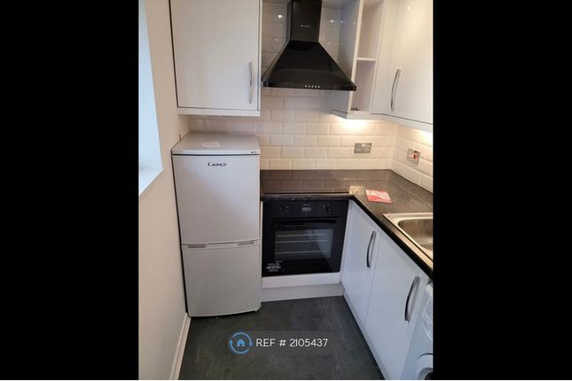 Studio flat on Flat, Osborn Court Corby Crescent, Portsmouth, £785/mo