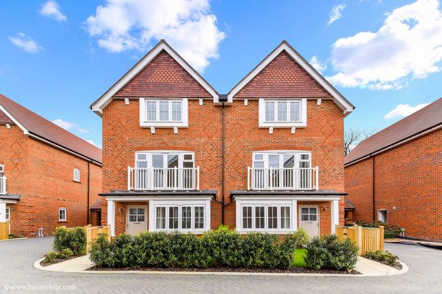Thumbnail Property to rent in Cavendish Meads, Ascot