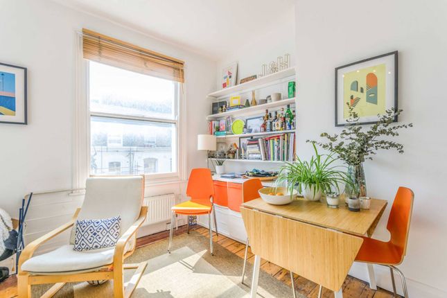 Flat to rent in Newington Green Road, Islington, London