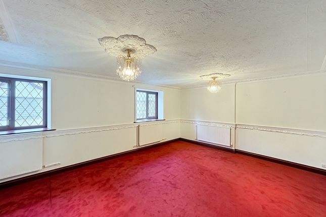 14 Penprysg Road, Bridgend photo 2