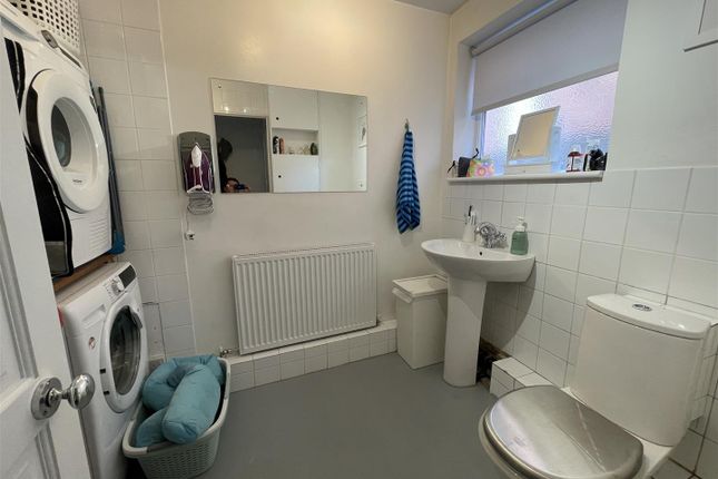 48, Station Road, Crewkerne photo 4