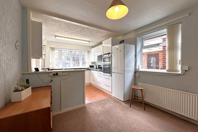 6, Orchard Way, Newark photo 4