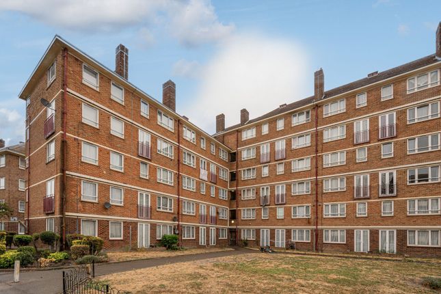 Armfield Crescent, Mitcham photo 4