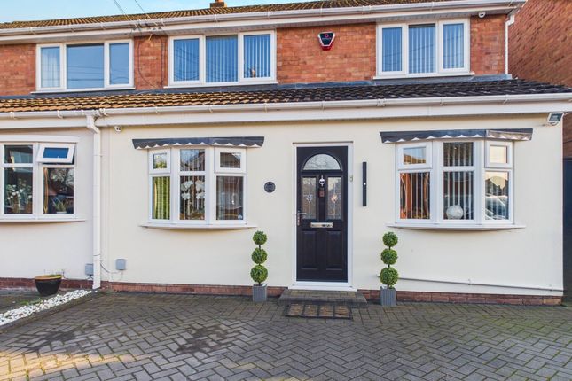54, Wallheath Crescent, Walsall photo 2