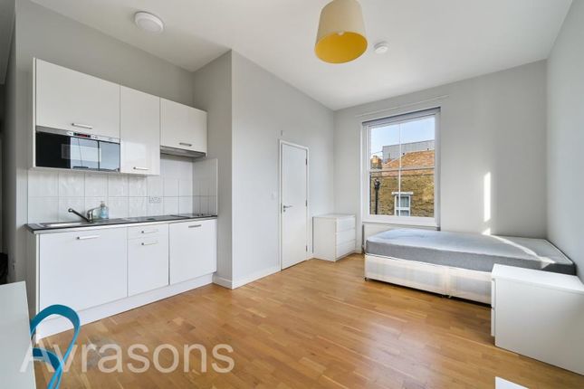 Studio to rent in Brixton Road, London