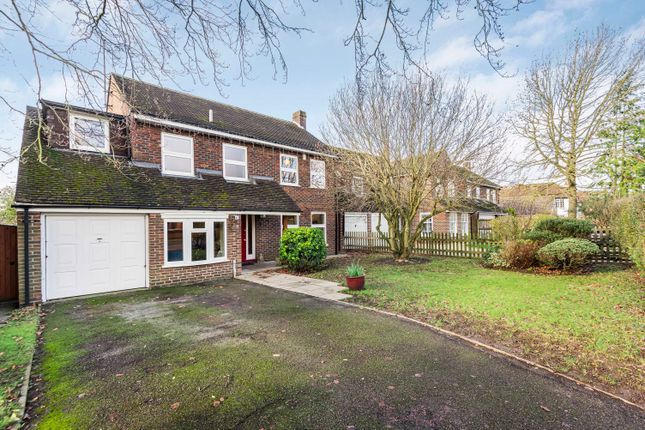 Thumbnail Detached house to rent in Lock Road, Marlow