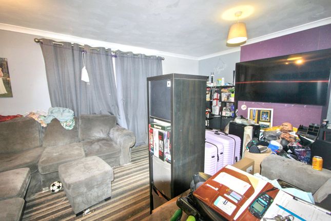 7, Chesshire Close, Stourport-on-Severn photo 2
