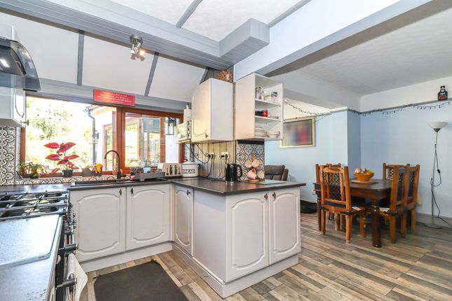 47 Blackwell Drive, Watford photo 4