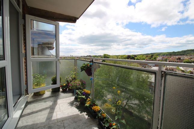 Flat 22, Lullington House, Eastbourne photo 2