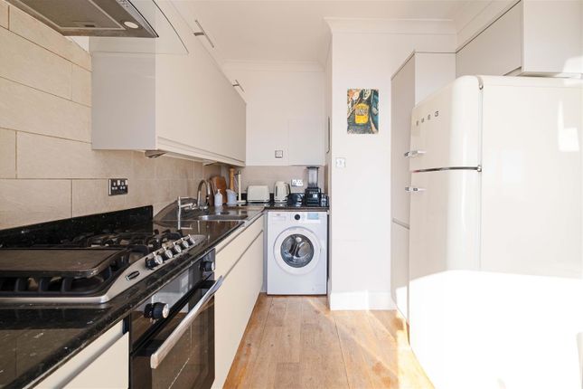 Flat for sale in Undercliff Road, Boscombe, Bournemouth