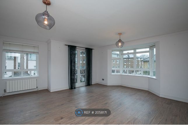 Flat to rent in Dee House, Kingston Upon Thames