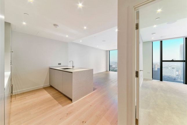 Apartment 2802 Hampton Tower, 75, Marsh Wall Road, London photo 3