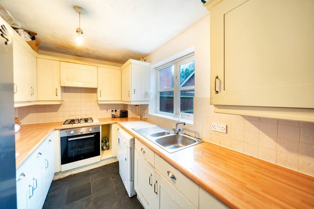 22, Hatcher Crescent, Colchester photo 3