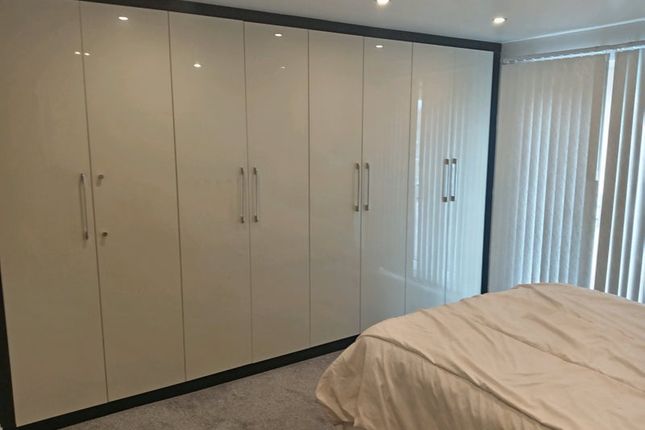 6, Princes Park Lane, Hayes photo 3