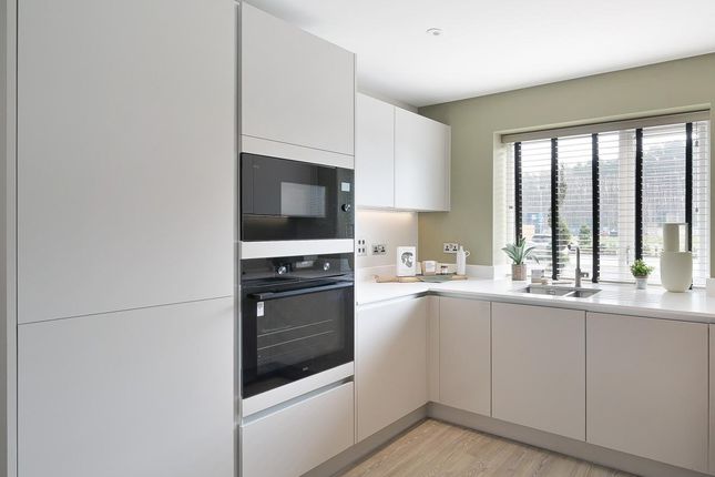 1 Bream Way, Wokingham photo 3