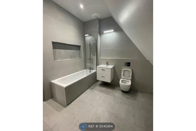 Flat  Rosemary Court, Tudor Gardens Kingsbury, London photo 5