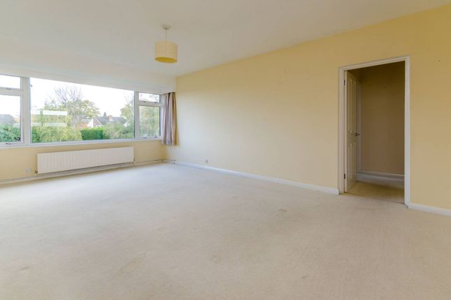 Thumbnail Flat to rent in Box Grove, Guildford GU1, Guildford,