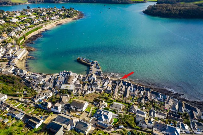 Former Barclays Bank, Marine Court, St. Mawes photo 4